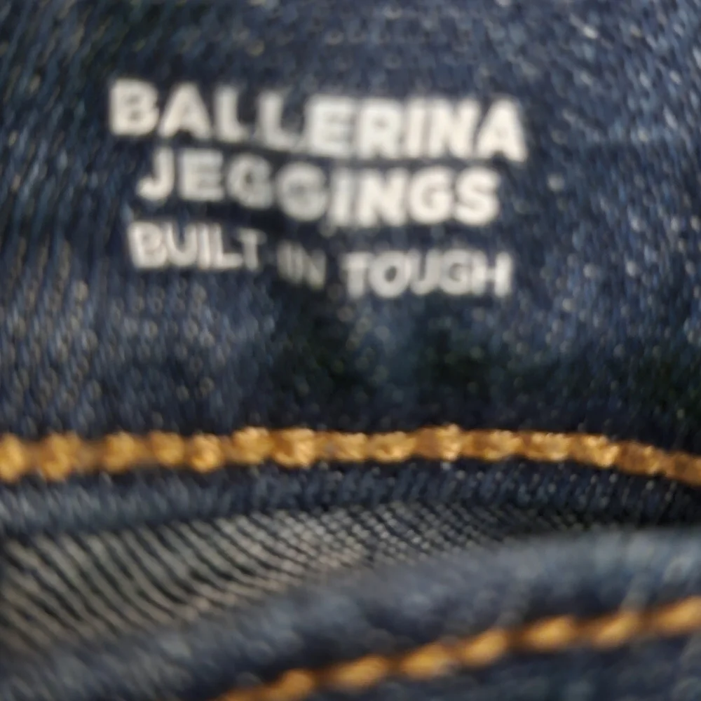 6/$20 Old Navy Medium Wash Ballerina Jeggings Size 12 (Girl)
